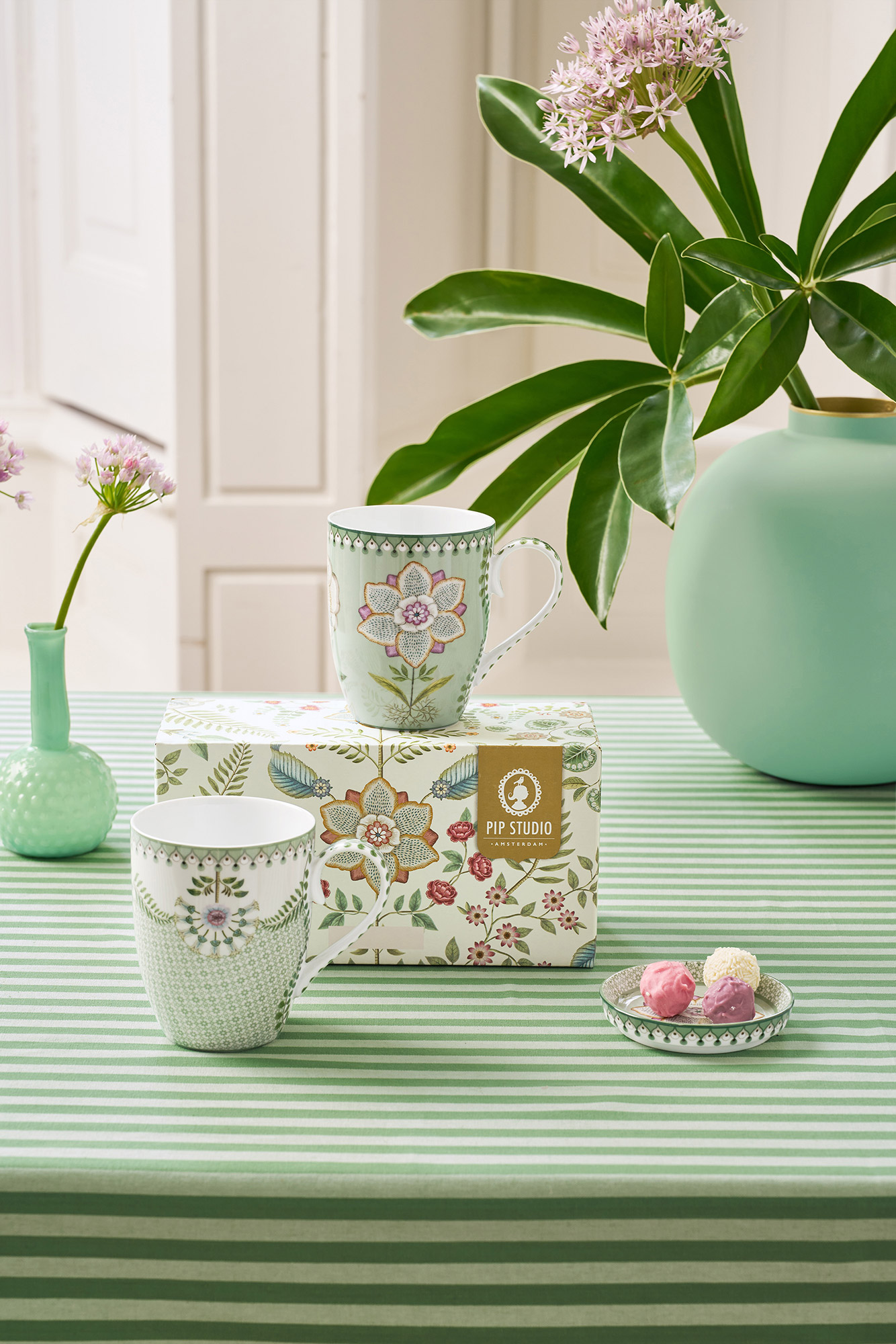 Pip Studio 2er Set Tassen gross Lily&Lotus | hellgrün