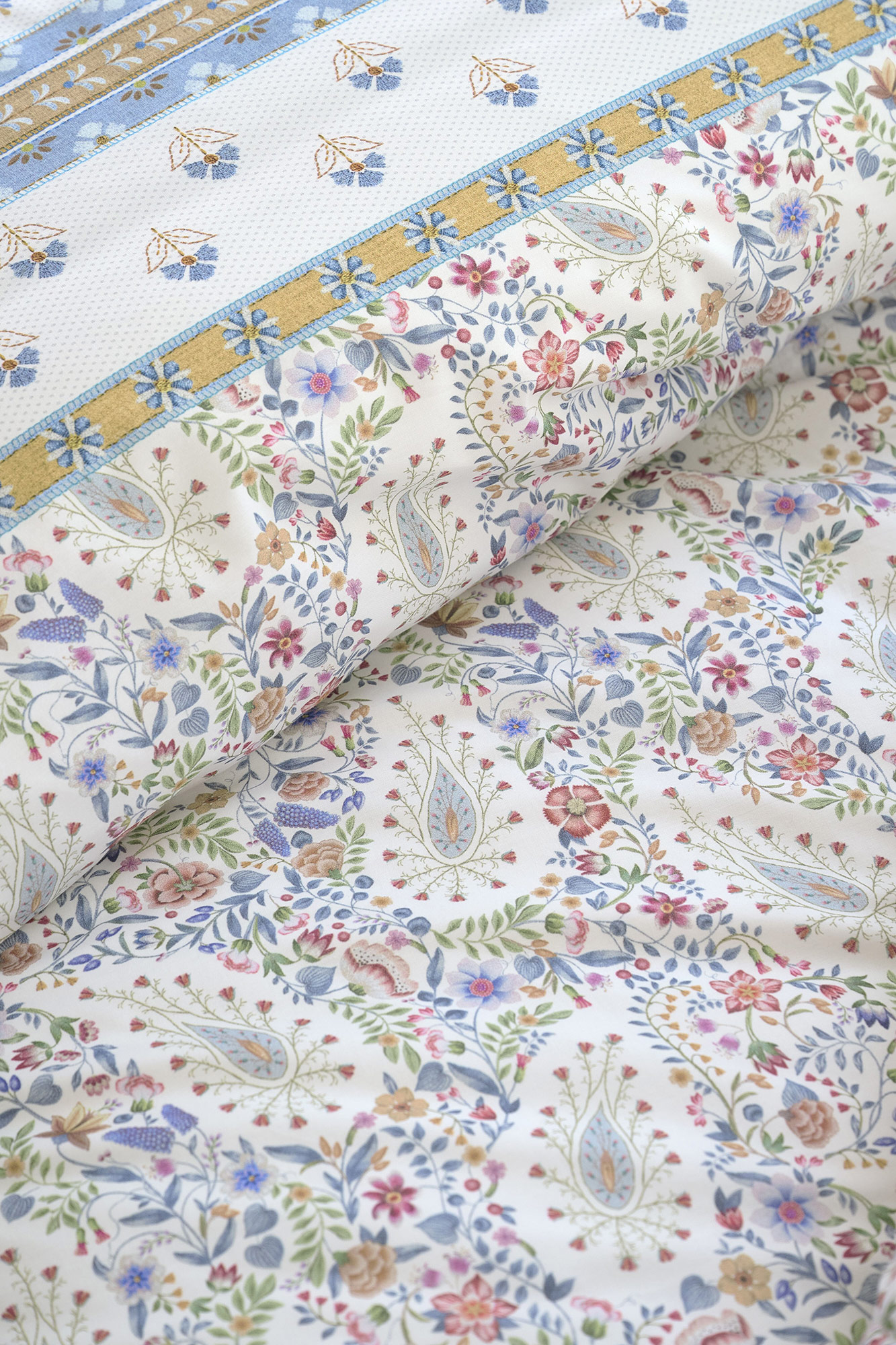 Pip Studio Perkalbettwäsche Kairi Bloom | Hellblau