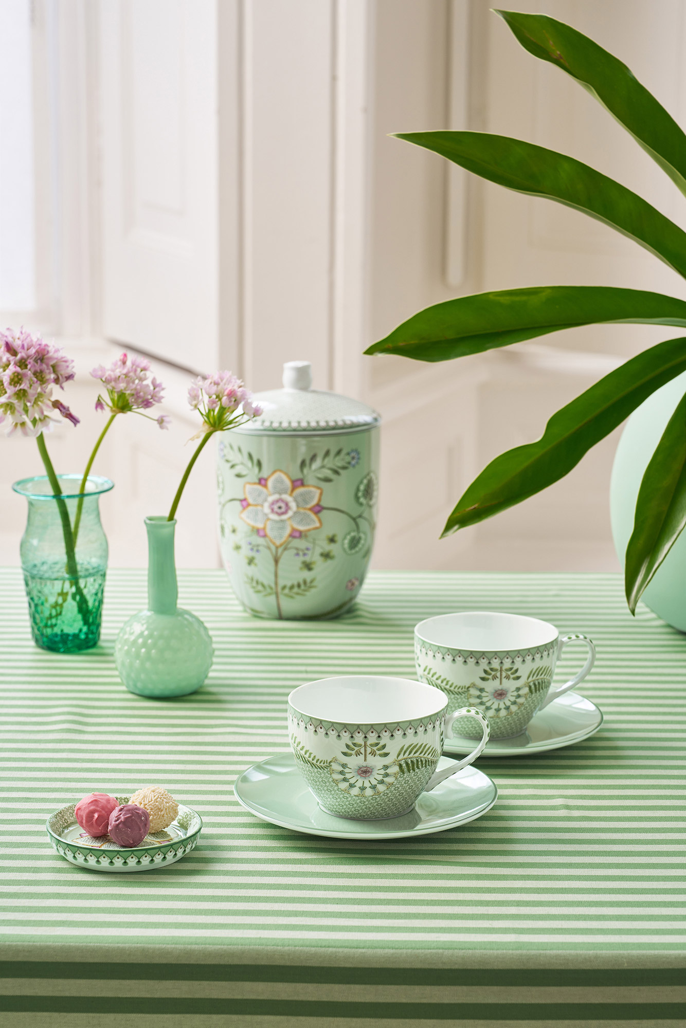 Pip Studio 2er Set Tasse & Untertasse Lily&Lotus | hellgrün