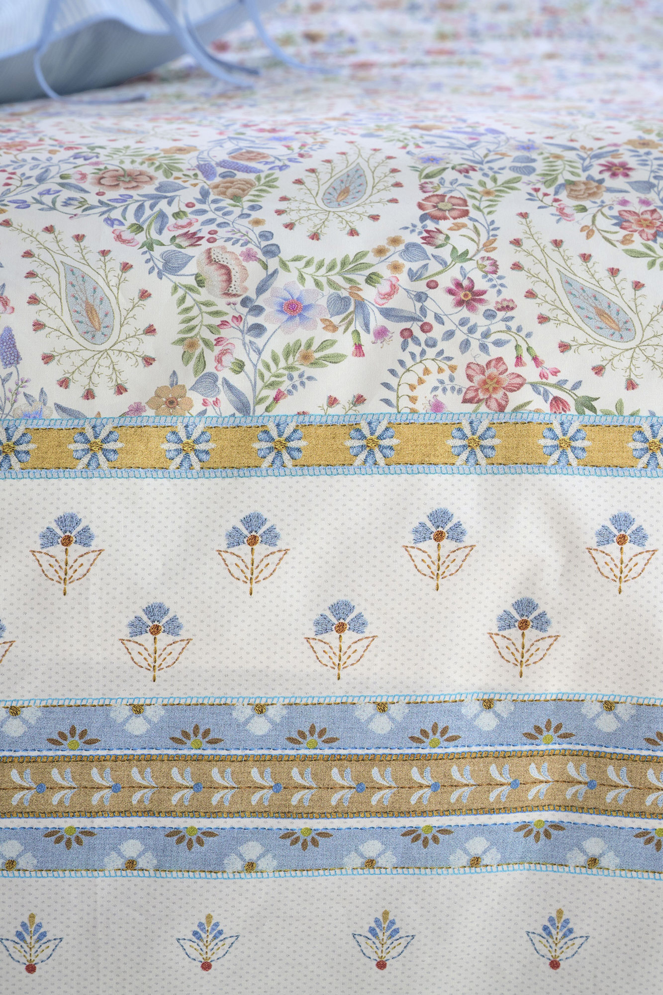 Pip Studio Perkalbettwäsche Kairi Bloom | Hellblau