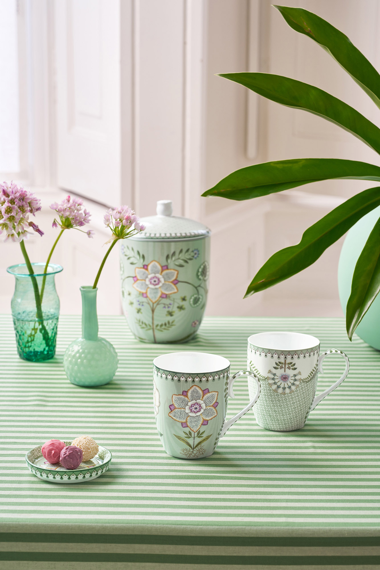 Pip Studio 2er Set Tassen gross Lily&Lotus | hellgrün