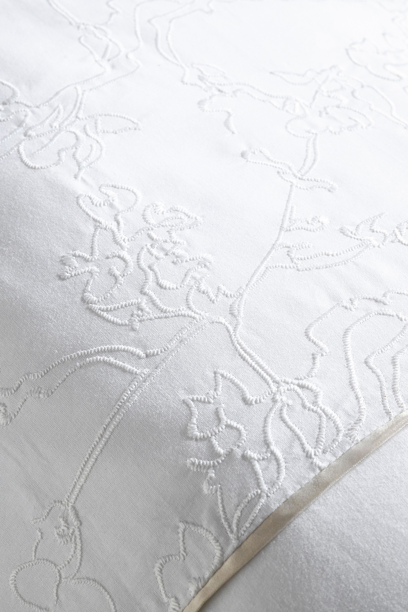 Beddinghouse Perkal-Bettwäsche Broderie Fleurie | weiss