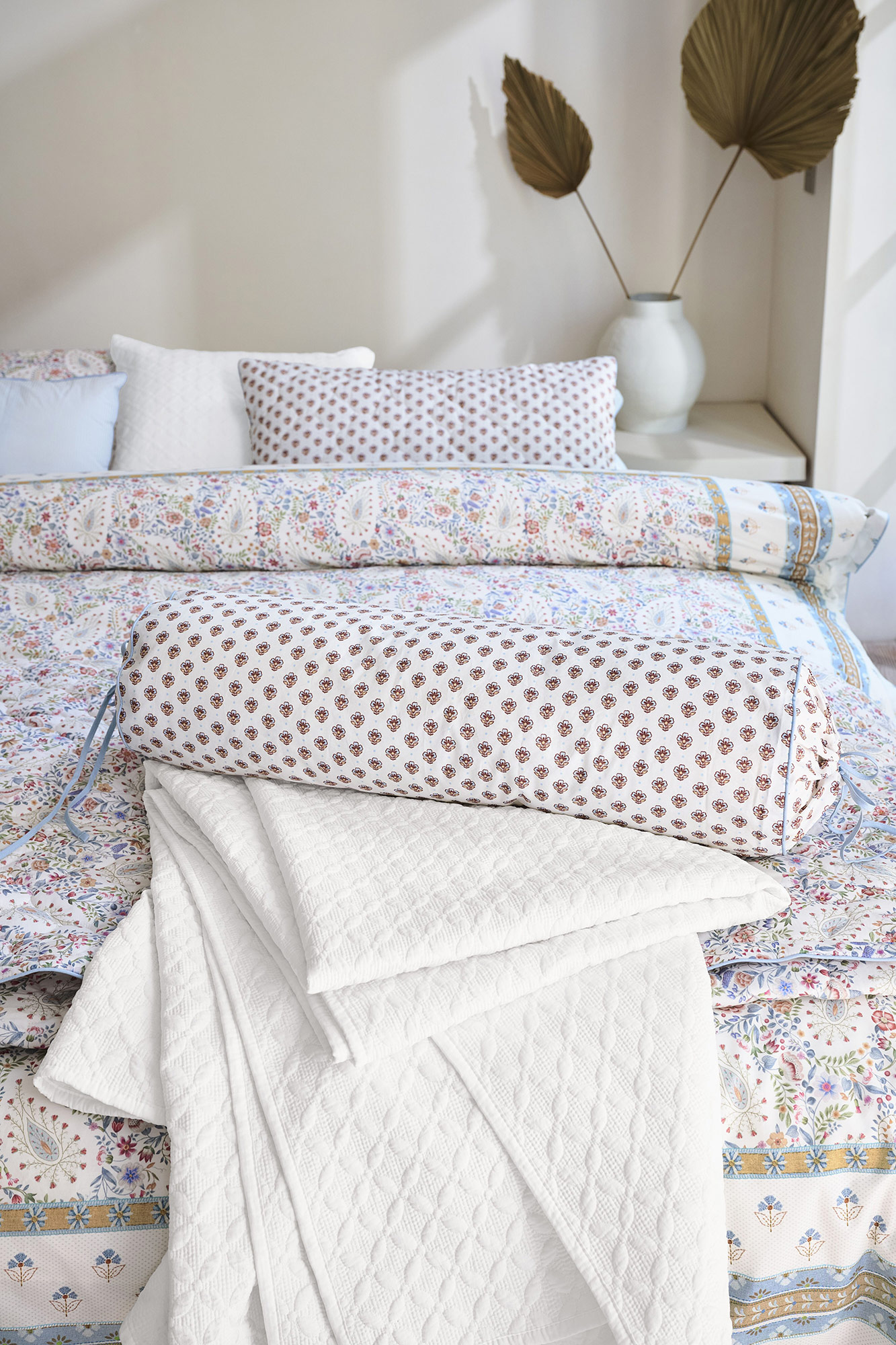 Pip Studio Nackenrolle Jaipur Flower | Hellblau