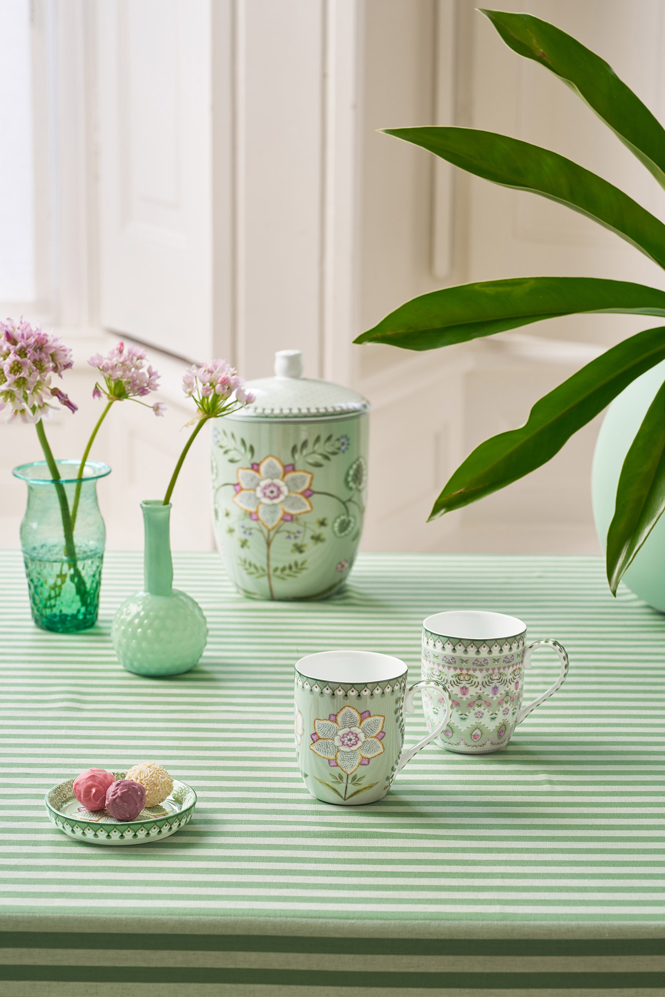 Pip Studio 2er Set Tassen klein Lily&Lotus | hellgrün