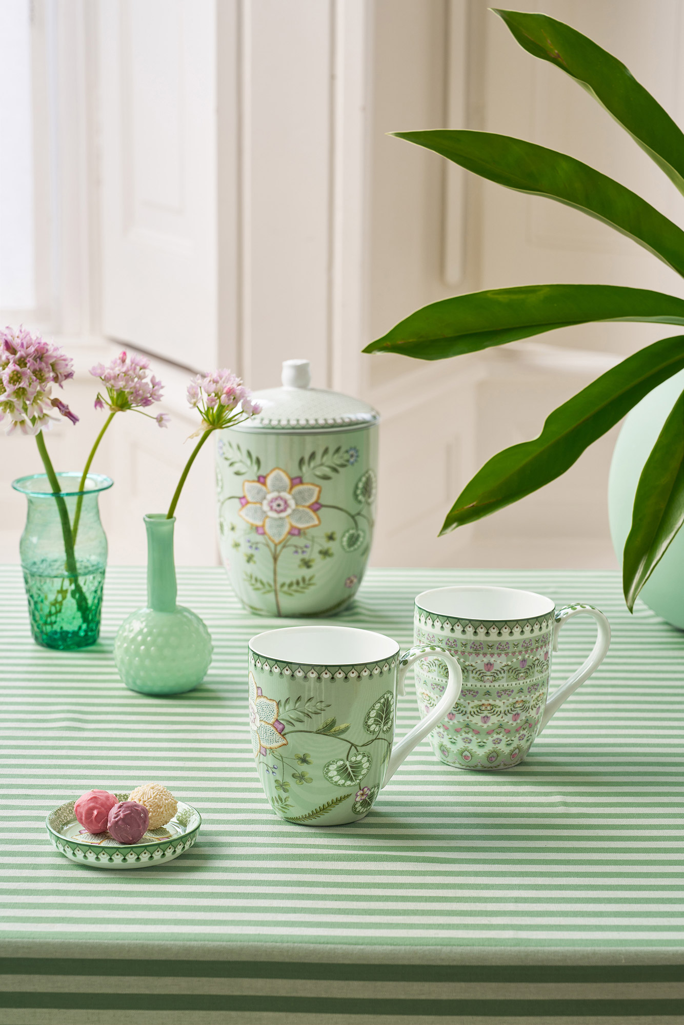 Pip Studio 2er Set Tassen gross Lily&Lotus | hellgrün